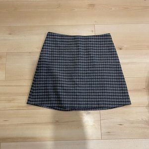 Aritzia/Wilfred, size 8, grey and black, checkered classic mini skirt
